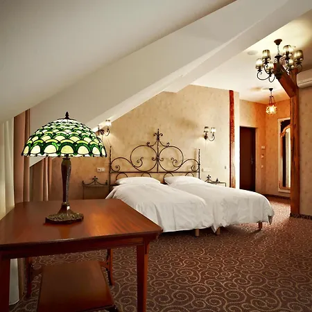 ホテル Boutique Justus 4*