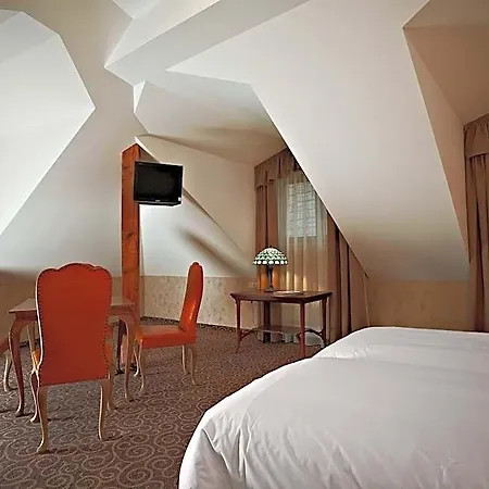 ホテル Boutique Justus 4*