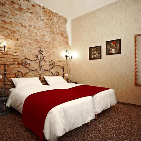 Boutique Justus Hotel 4*